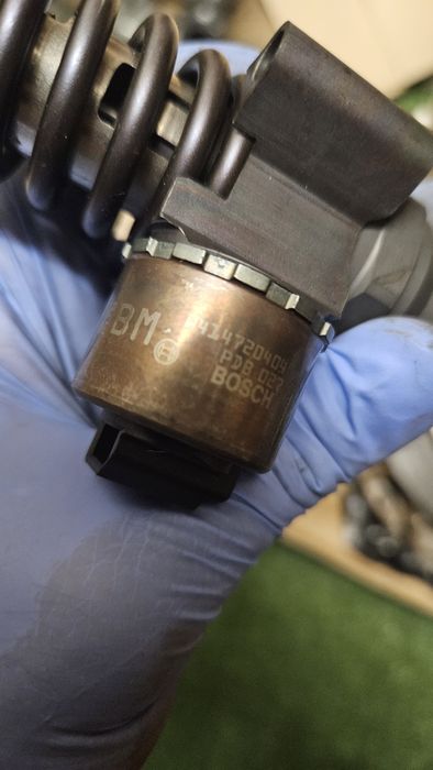 Чисто нов инжектор помпа дюза 03g130073g голф 5 golf 5 BKD 2.0tdi