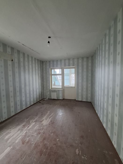 Продажа  Чирчик  2\2\4 ориентир Базарчик Нептун.