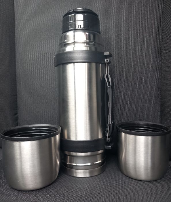 ПРОМО: НОВ Термос Kinghoff, 700 мл, с двойни стени и 2 чаши