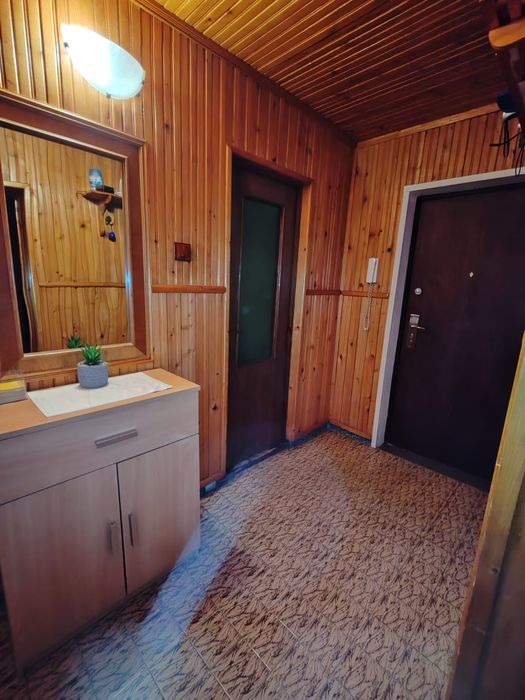 Vând apartament 3 camere