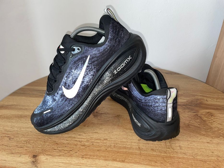 Sneakers NIKE Vomero Plus nr 42 - 44