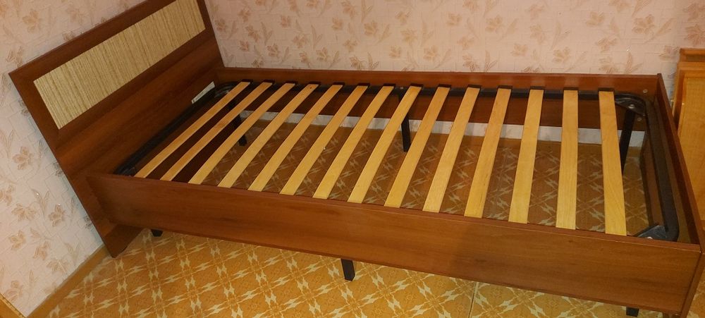 Кровать 90х200 с матрасом