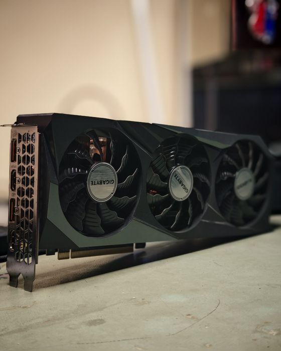 Vand placa video gigabyte rtx 3070 gaming oc impecabilă la cutie