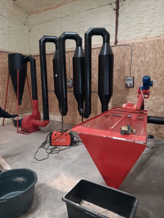 Uscător aerodinamic cu snek de alimentare și sită vibranta 300/350 kg/