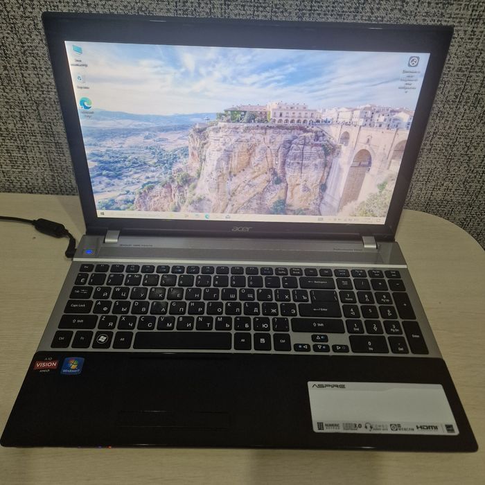 Продам ноутбук Acer Aspire V3.