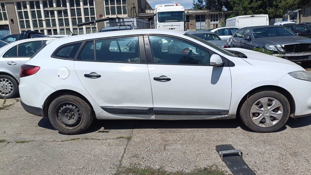 Dezmembrez RENAULT MEGANE 3 2011 1.5 DCI 110 CP