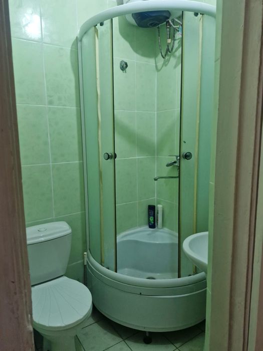 Душевая и унитаз
