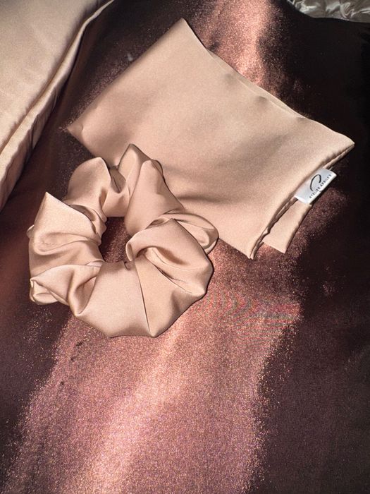 Копринен сатен кълъфка за възглавница и скрънч за коса