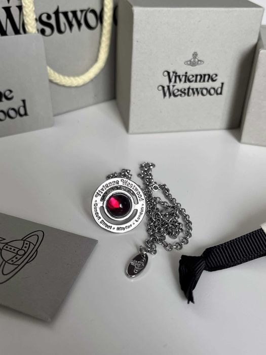 Lantisor Vivienne Westood visiniu