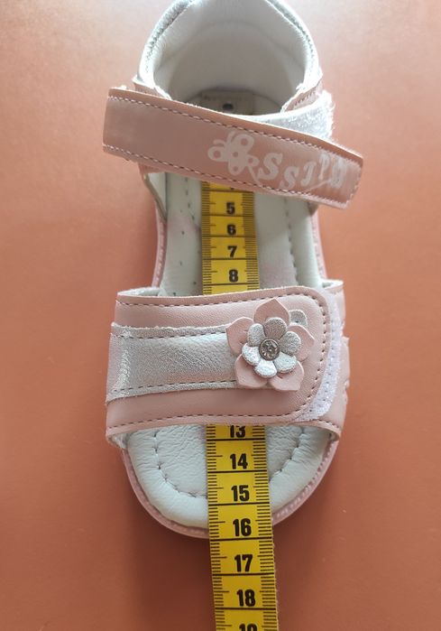 Sandale cu taloneta din piele marime 25