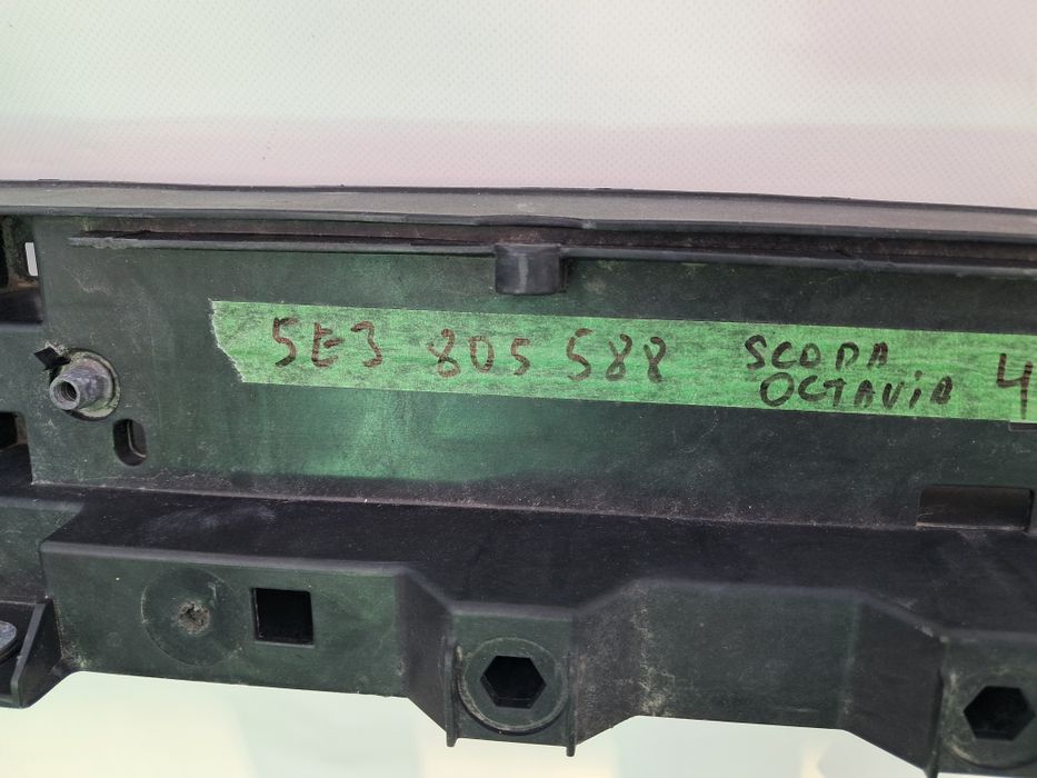 Преден панел Очиларка Skoda Octavia 4