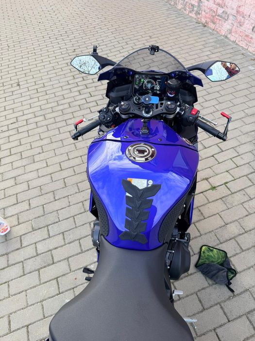 Motocicletă Yamaha R9