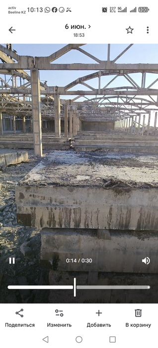Колоны со стоканом в Астане