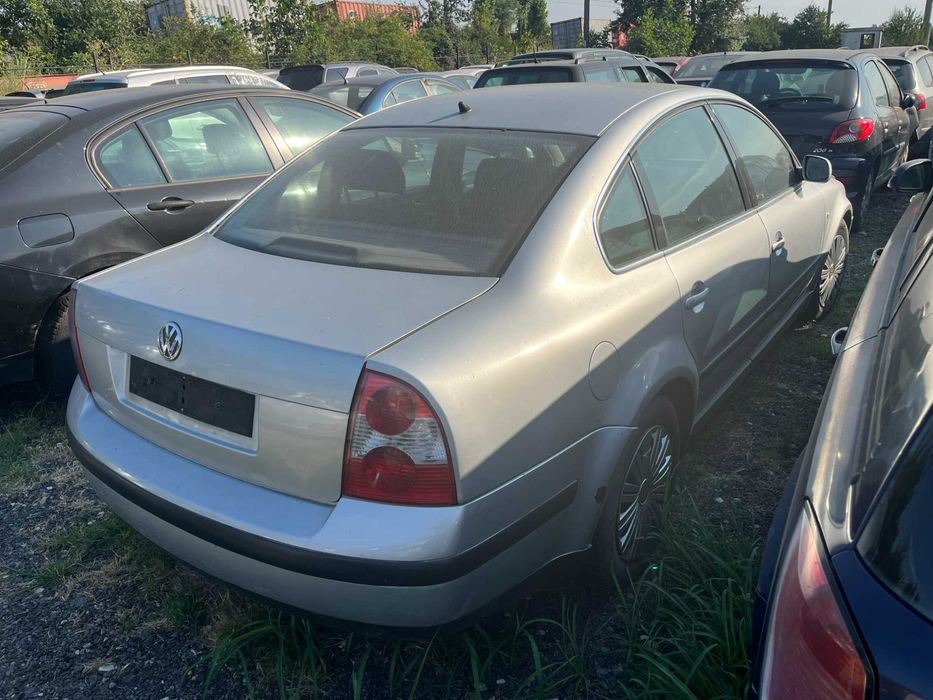 Dezmembrez VW Volkswagen Passat B5.5 berlina gri argintiu 1,9 TDI 2002