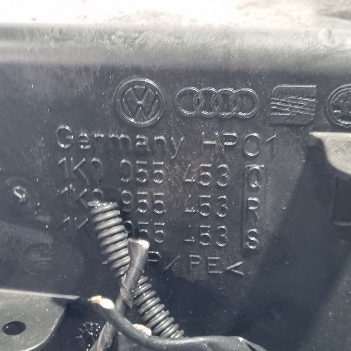 Vas rezervor lichid parbriz Skoda Yeti 2009 - 2013 (1406) model cu spalatoare far ...