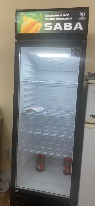 Продам витринный холодильник