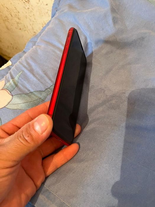 Айфон ХR красни цвет