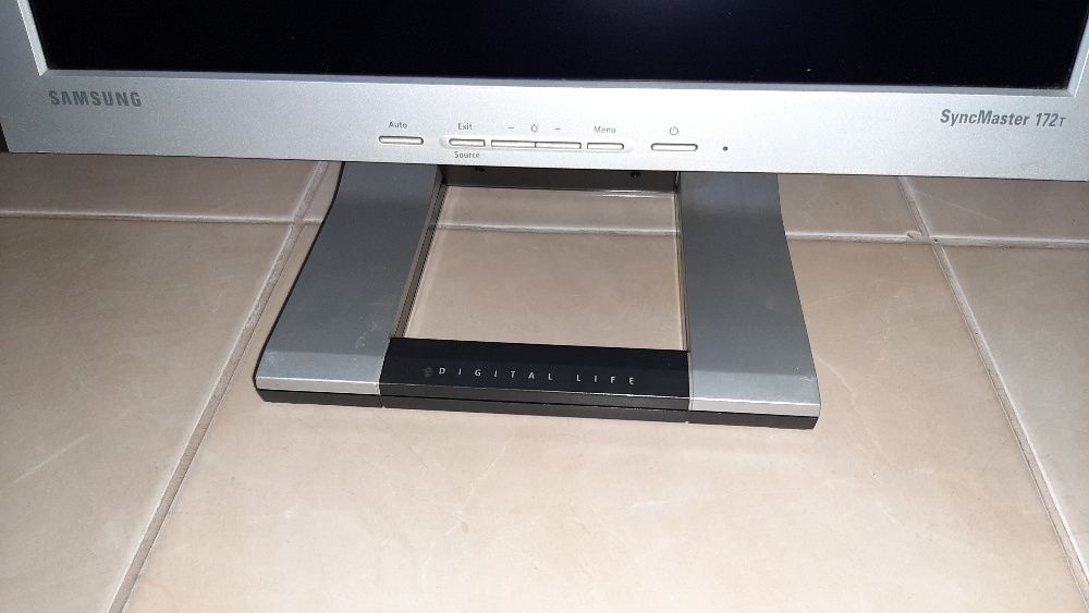 Сгъваем монитор Samsung SyncMaster