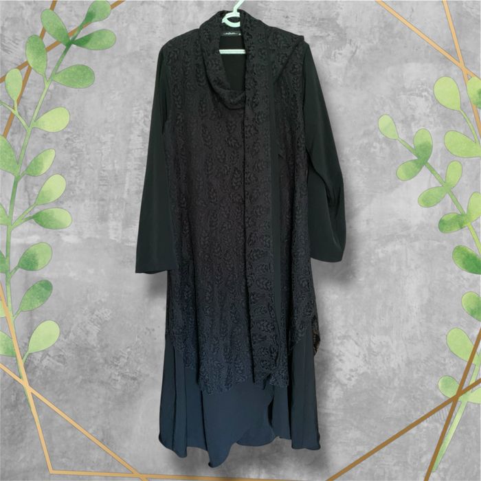 Асимметричная женская накидка