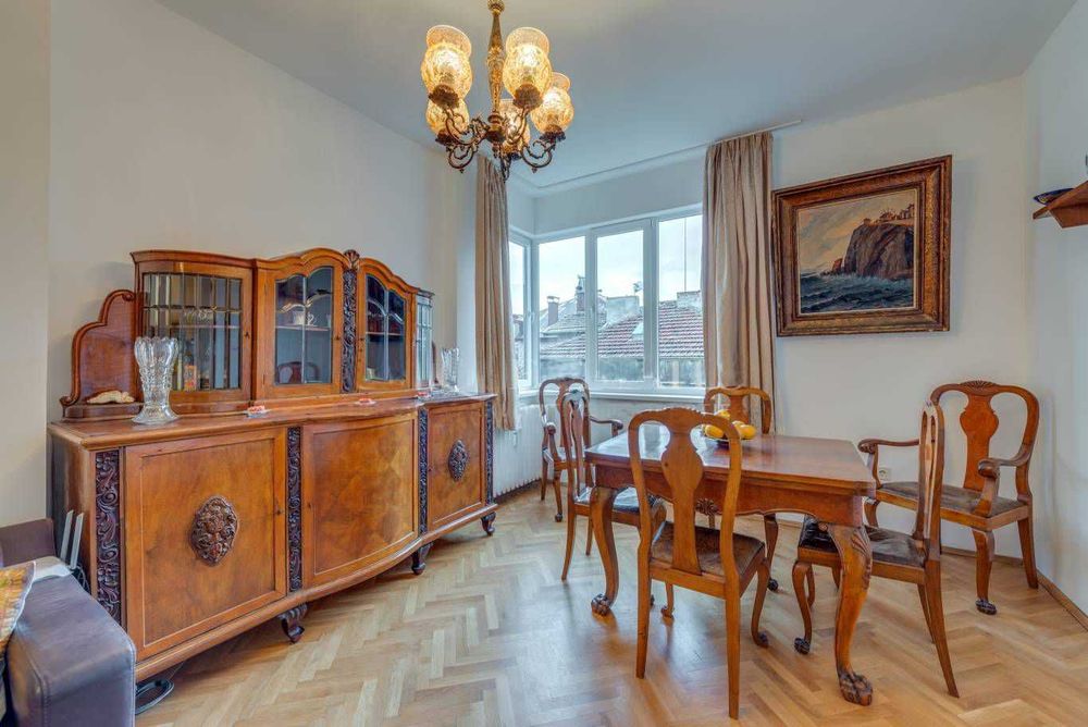 Дава се под наем Тристаен апартамент в София, Медицинска академия - 100 кв.м за 977.16 € - Снимка #1