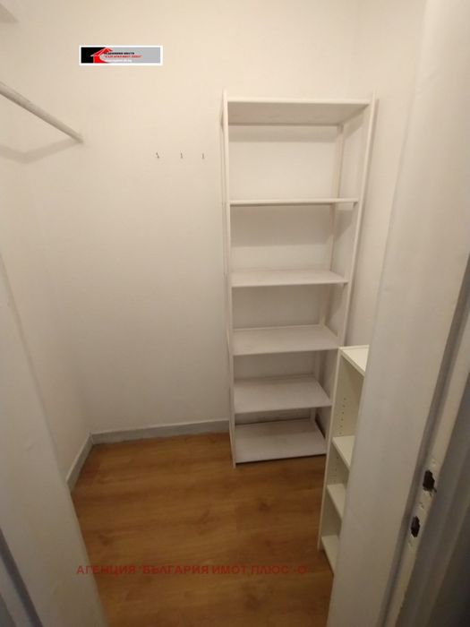 Дава се под наем Тристаен апартамент в София, Център - 92 кв.м за 700 € - Снимка #8