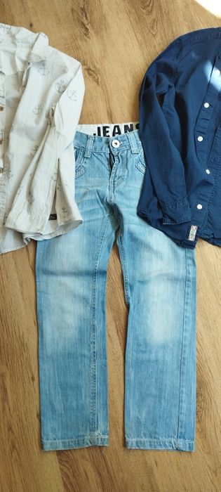 Дънки и две ризи за 8 години за 2,5 евро