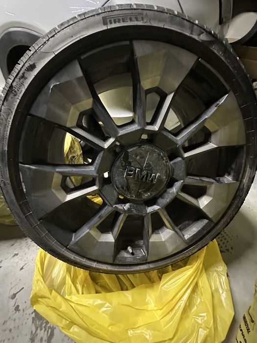 4бр летни гуми с джанти 23’’ за BMW XM. 2бр 315/30/23 и 2бр 275/35/23