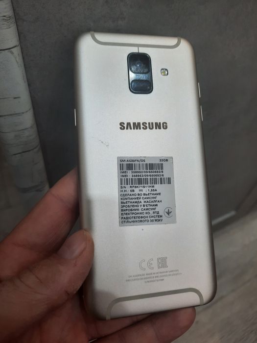 Телефон смартфон Samsung a6