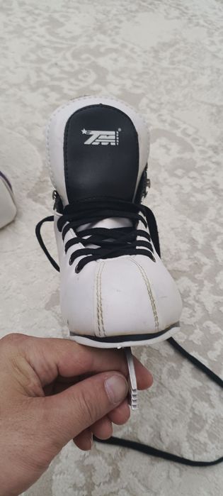 Продаётмя коньки