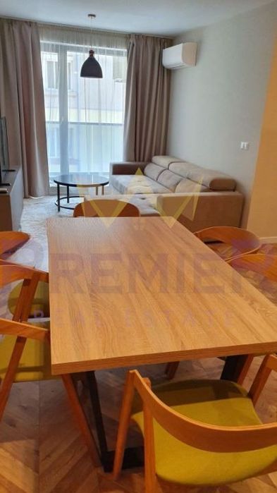 Продава се Тристаен апартамент в Варна, Център - 92 кв.м за 4294 €/кв.м - Снимка #4