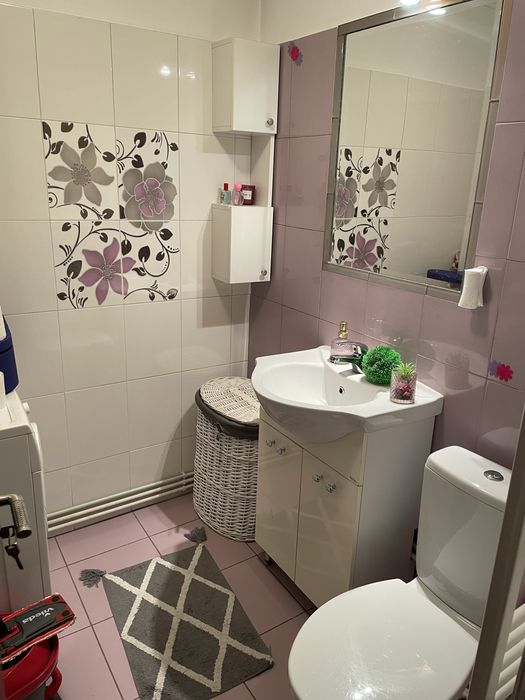 Apartament 3 camere , etaj 4