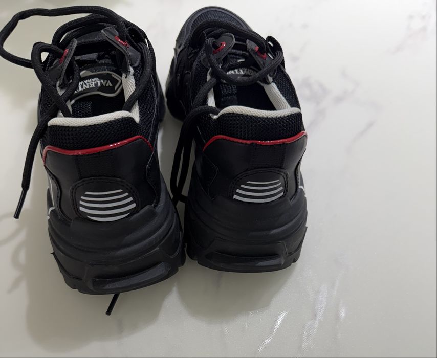 Маратонки Valentino