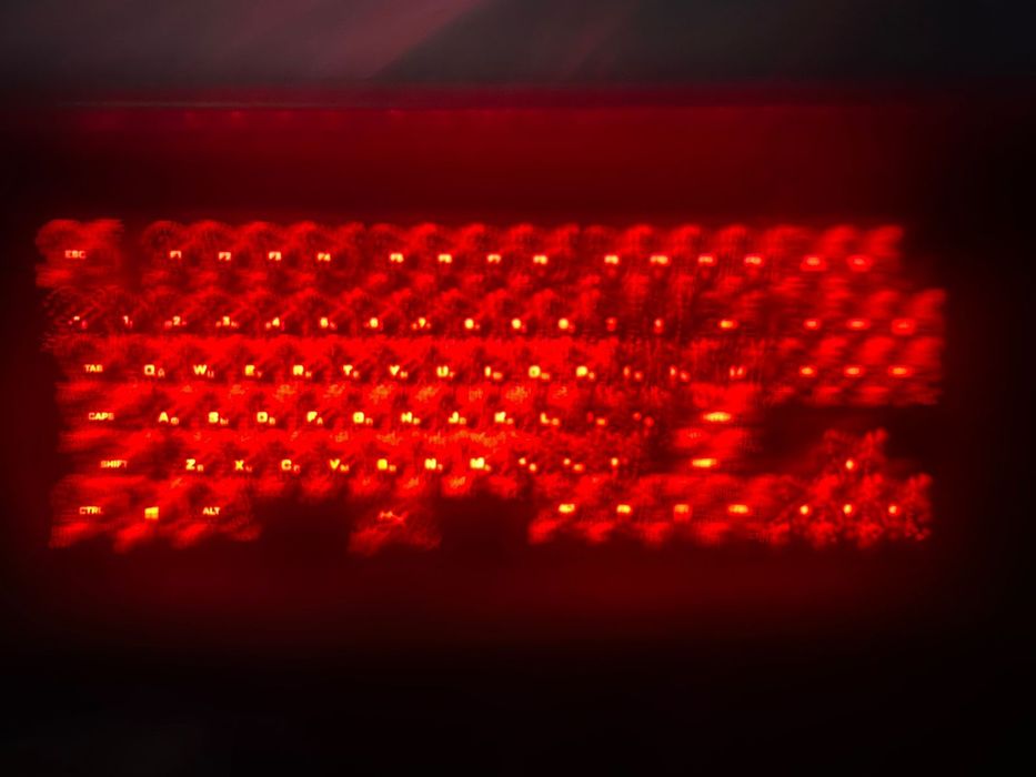 Продам компьютер почти новый.