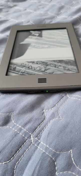 Kindle D01200 de piese ia curent dar nu face nimic