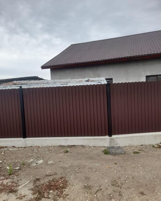 Construim garduri și porți la cererea clientului