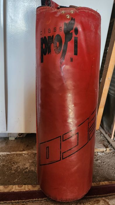 Продам дёшево боксерскую грушу