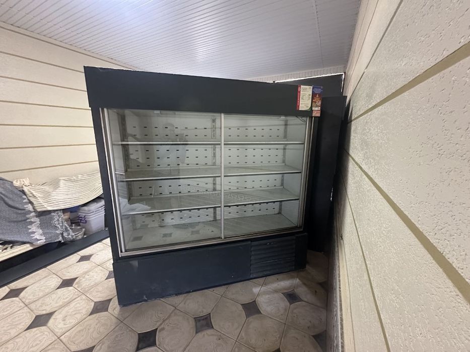 Vitirina xolodilnik 2 ta 1 tasini matori bor