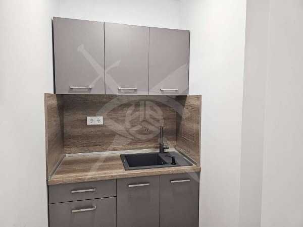 Дава се под наем Офис в Пловдив, Център - 301 кв.м за 1994.61 € - Снимка #4