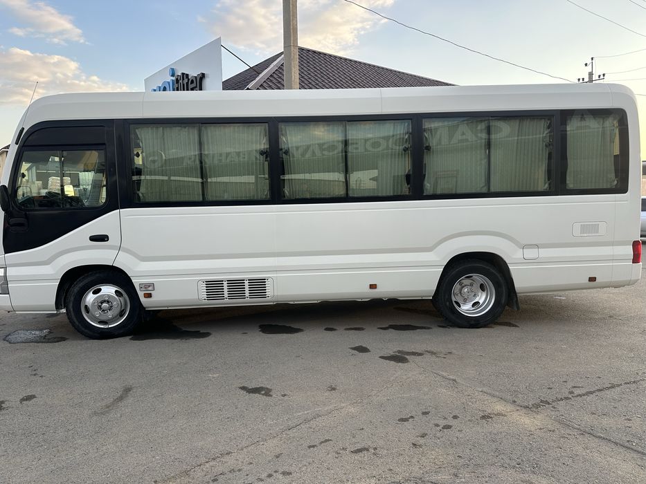 АвтобусToyota coaster 2024