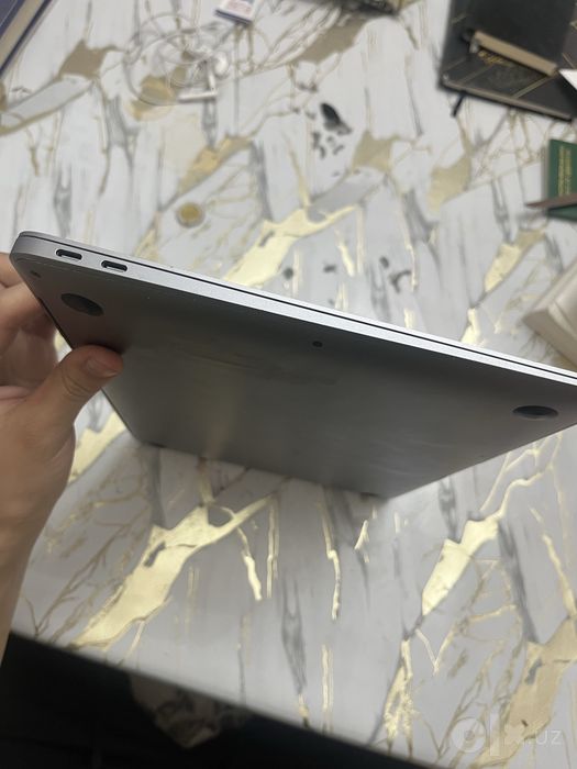 Macbook air i5 хорошее состояние