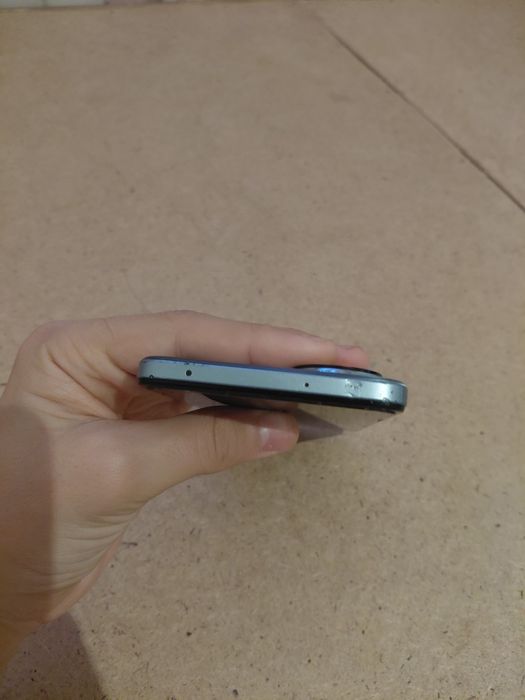 Продам телефон Honor X7B