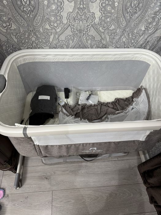 Детская кровать (для новорожденных)