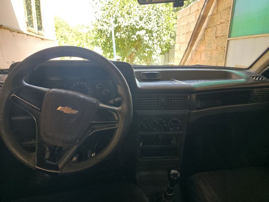 Продаеься Нексия 1 2003 года.