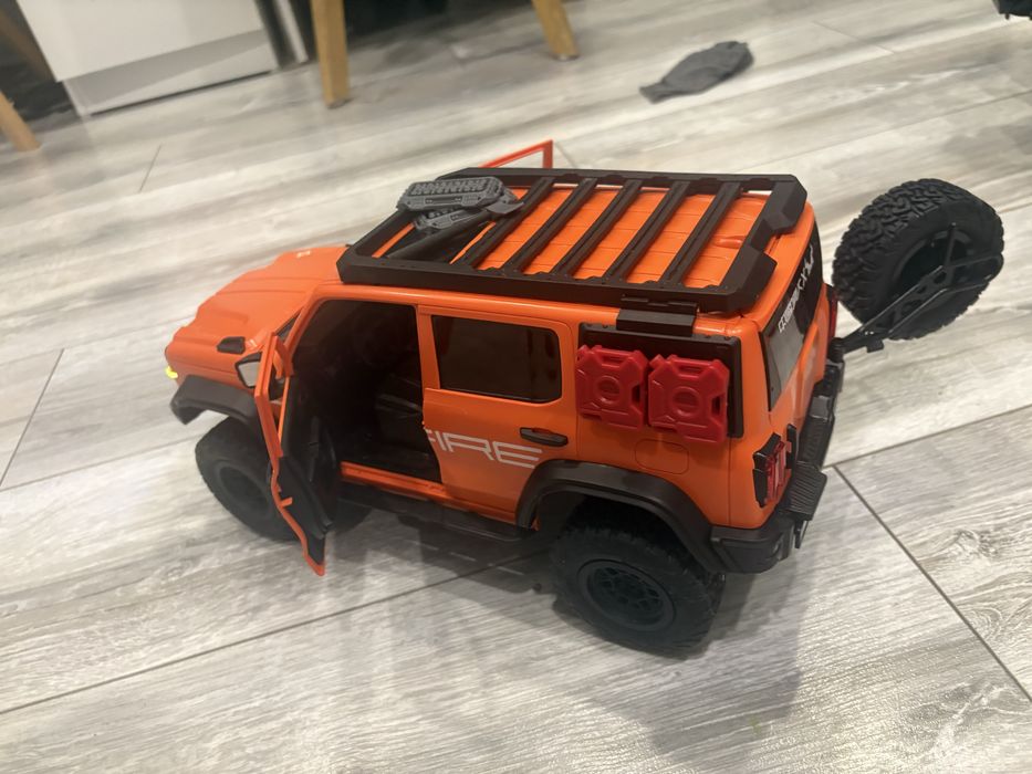 Продам rc внедорожник tank 300 mn model