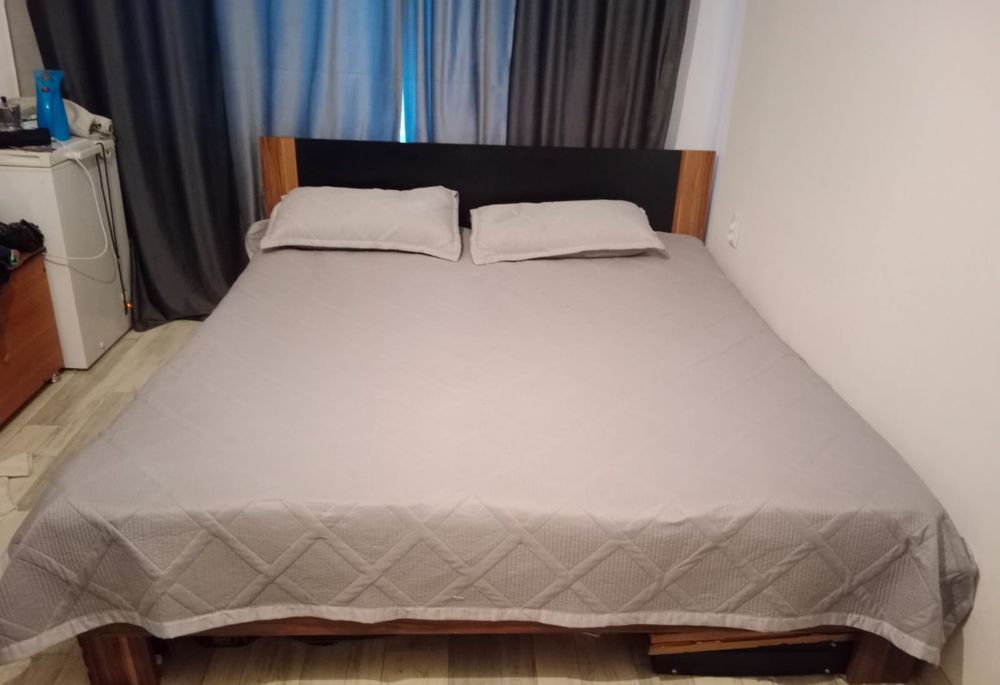 Продам спальный гарнитур