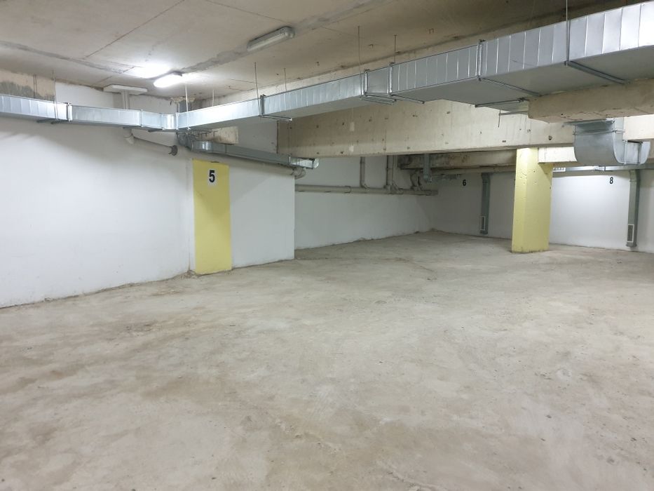 Продава се под земен паркинг