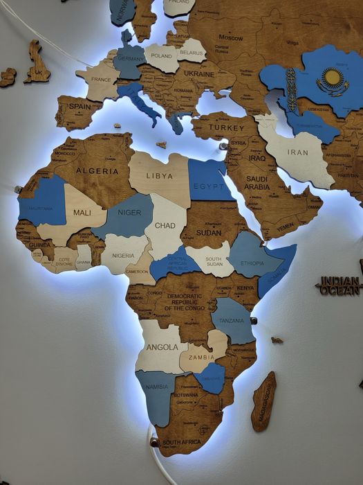 Карта мира интерьерная