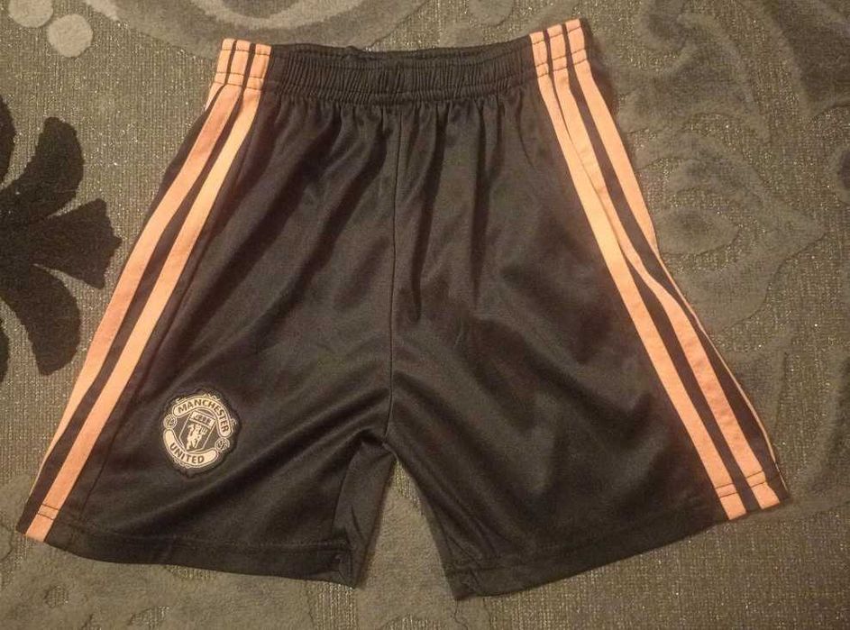 Оригинален детски къс панталон на Манчестър Юнайтед - размер 128