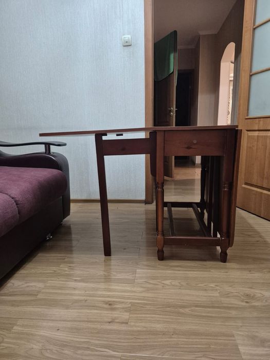 Продам стол книжка