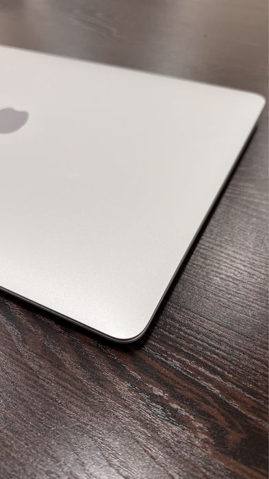 Macbook Air 2020. 8/256gb